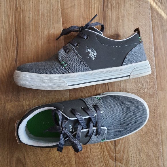 U.S. Polo Assn Boys Shoes 4.5 - Picture 1 of 5
